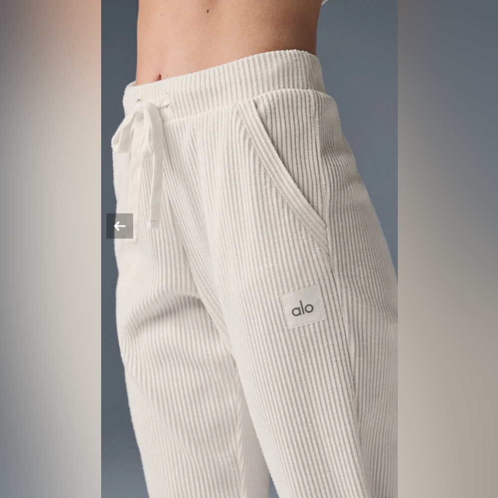 Alo Yoga Muse Matching Set (Hoodie and Pant in Ivory) Small - Picture 13 of 15